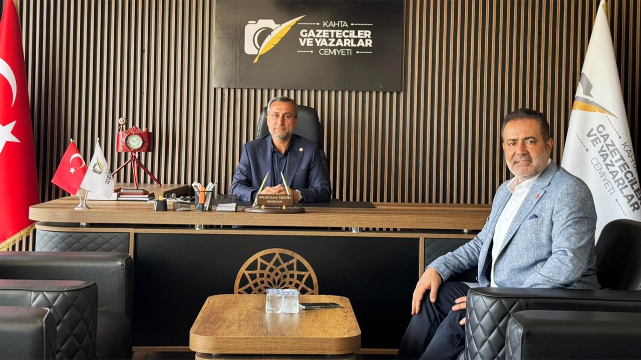 İş Adamı Tatar’dan Kahta Gazeteciler ve Yazarlar Cemiyeti’ne Ziyaret