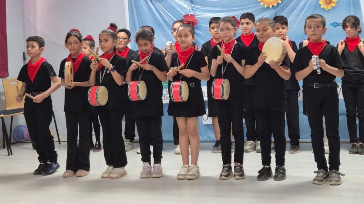 Cumhuriyet İlkokulu öğrencilerinden sanat dolu gece - Videolu Haber