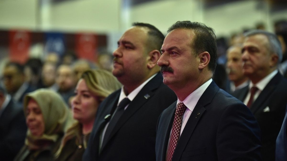 Başkan Alsan: ‘İzmir’den yükselen ses, Türkiye’nin siyasi geleceğine yön veriyor’