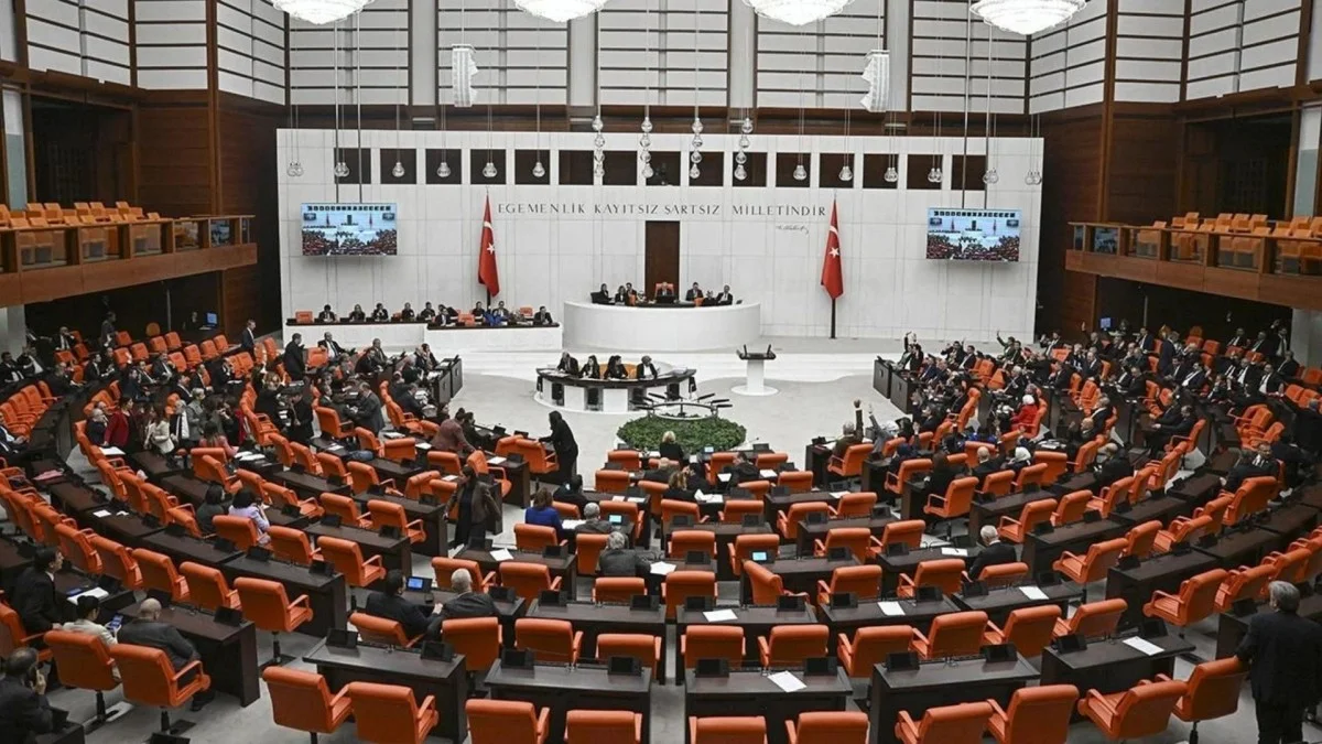 TBMM'de yoğun hafta: Fon mağdurlarına ödeme, KİT denetimleri ve Kızılay teklifi gündemde