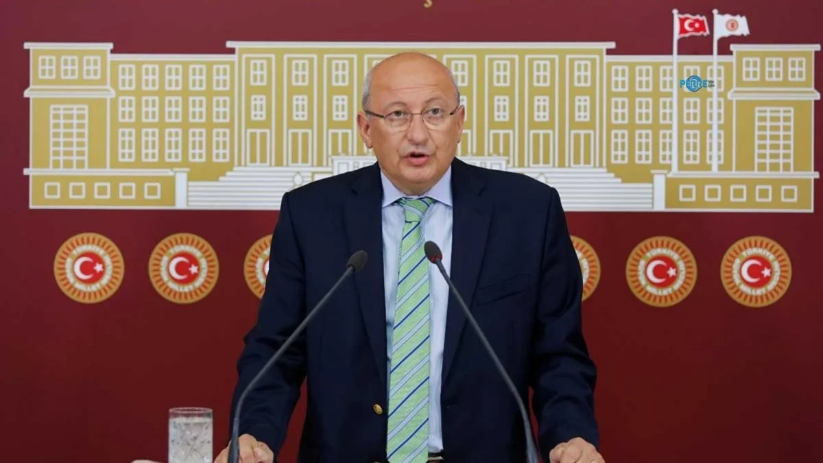 Çakırözer'in basın özgürlüğü raporu: Eylülde 50 kez hakim karşısına çıkan gazeteciler, 1350 erişim engeli
