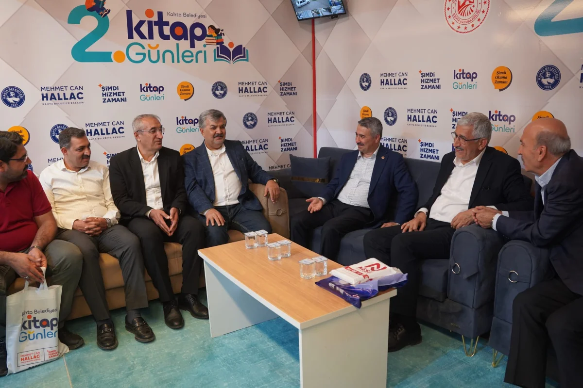 MİLLETVEKİLİ ALKAYIŞ VE BERABERİNDEKİ HEYETTEN KÂHTA 2. KİTAP GÜNLERİ’NE ZİYARET