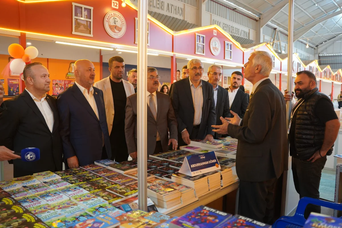 MİLLETVEKİLİ RESUL KURT, KÂHTA 2. KİTAP GÜNLERİ’Nİ ZİYARET ETTİ