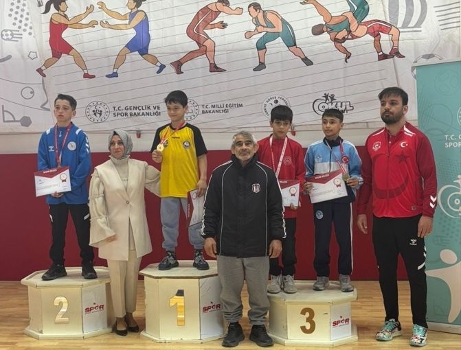 Adıyamanlı sporculardan güreşte büyük başarı