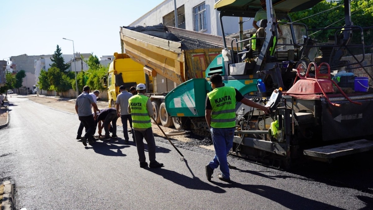Kahta’da Yol Yapım ve Asfalt Çalışmaları Aralıksız Sürüyor  - Videolu Haber