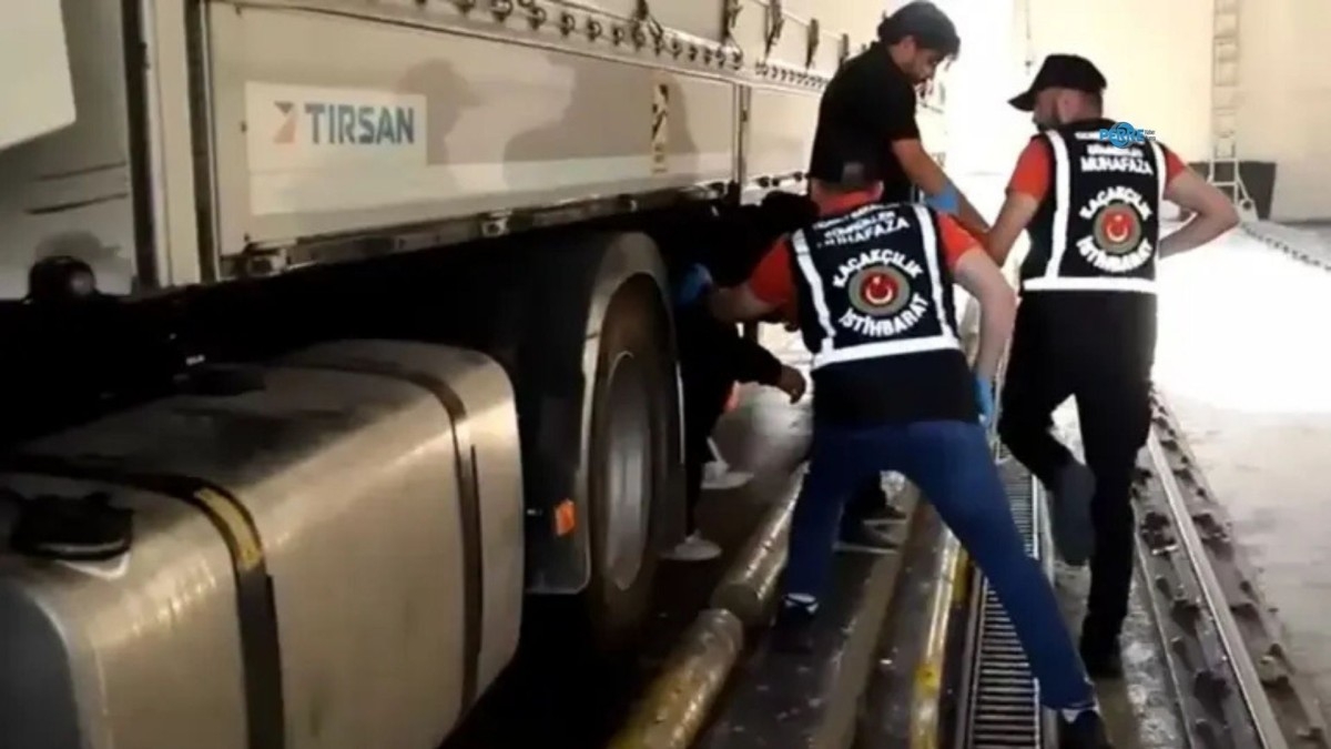 TIR dorsesinin altında yakalanan Kocabıyık ve sürücüsü adliyede - Videolu Haber